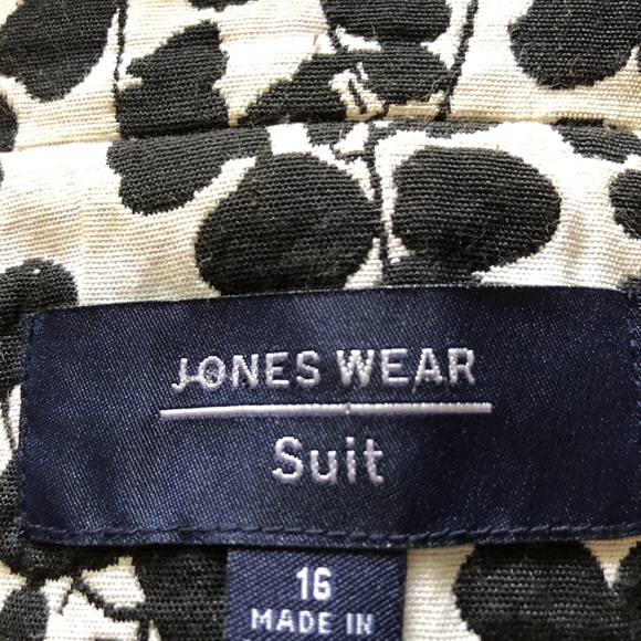 JONES WEAR Ladies Sz 16 Black & White Jacket. Quality material. - Picture 13 of 13
